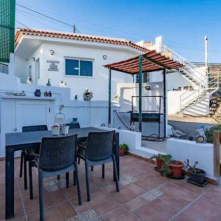 El Rinconcito With Sea View Los Menores